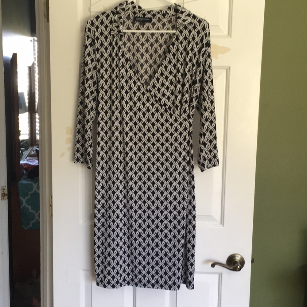 Black/white dress